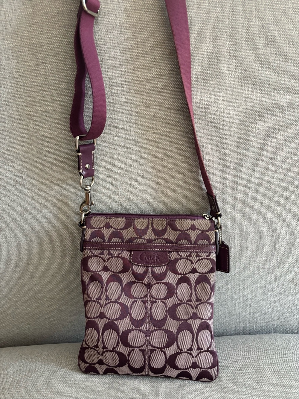 Coach Plum Signature Crossbody Bag - Picture 3 of 6